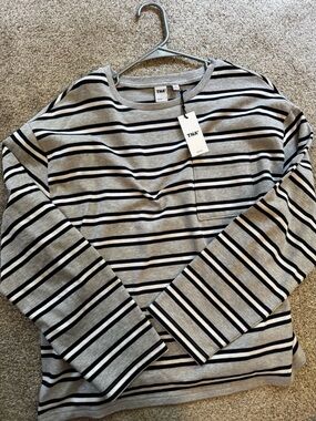 NWT Aritzia long sleeve